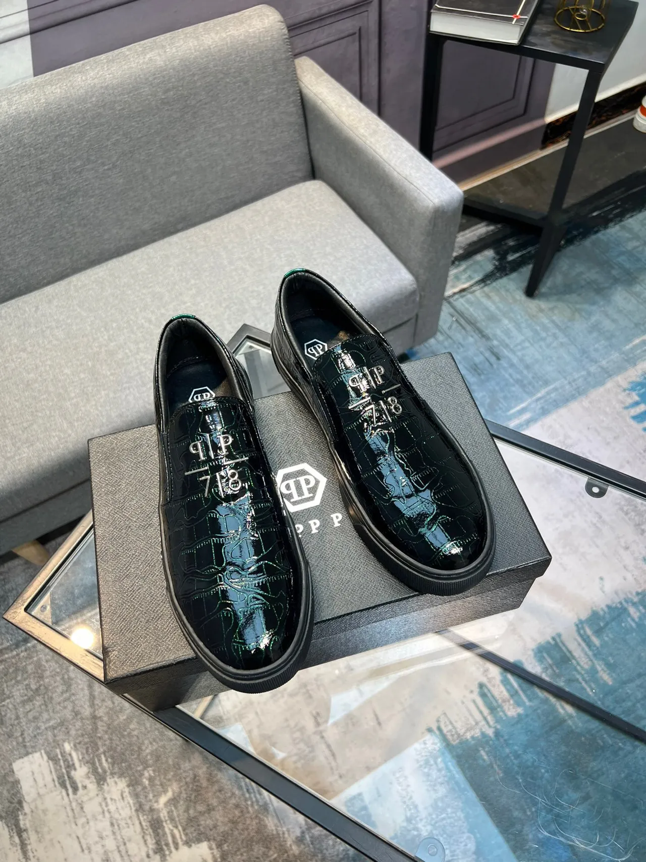 Philipp Plein حذاء لوفر أسود لامع مطبوع بتصميم التمساح 5