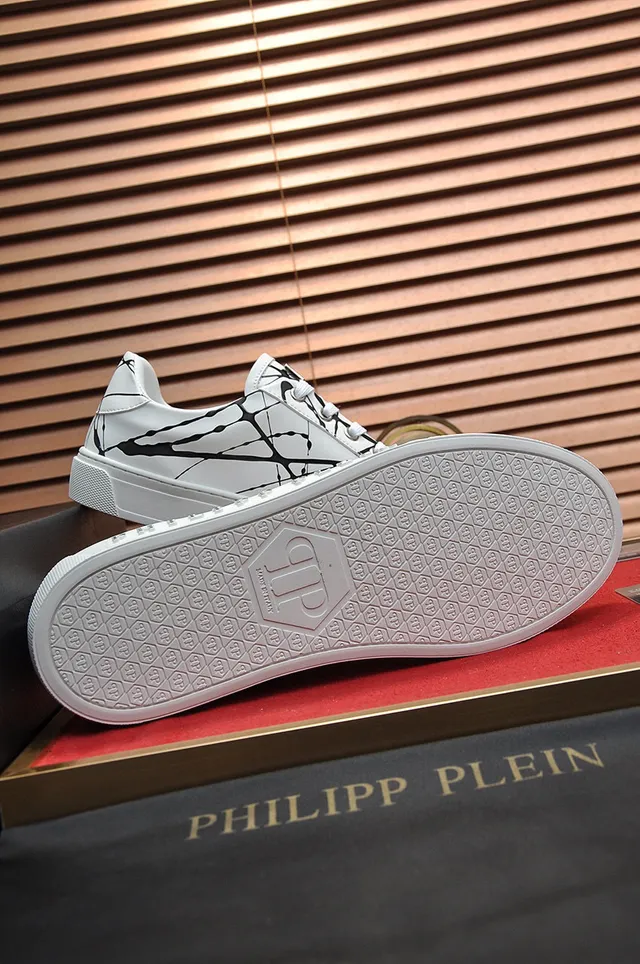 Philipp Plein impression graffiti blanc noir sneakers lifestyle 4