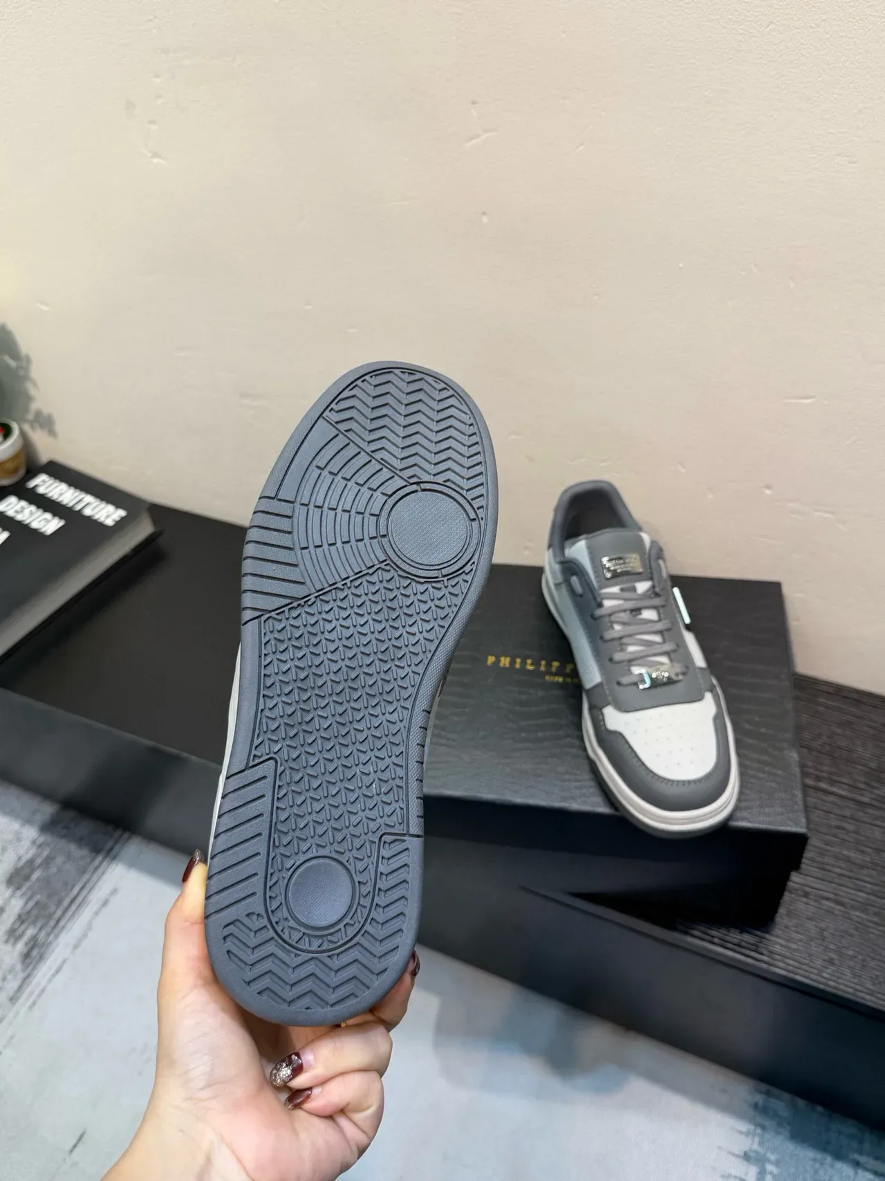 Philipp Plein Gris Blanc Panneau de Maille Perforé Bouclier Logo Insigne Chaussures Lifestyle 9