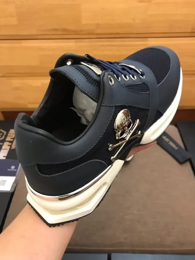 Philipp Plein Navy and Gold chaussures lifestyle 2