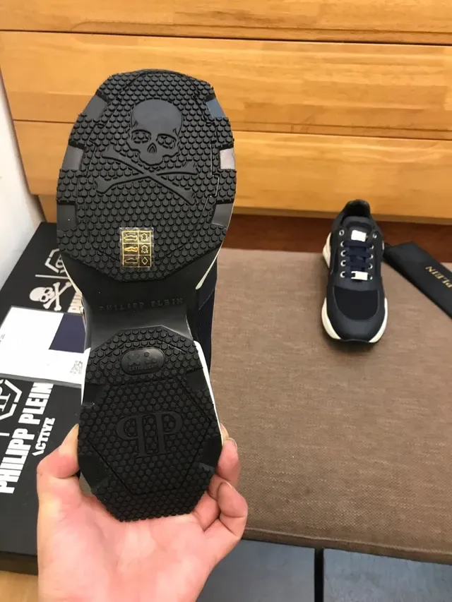 Philipp Plein Navy and Gold chaussures lifestyle 4