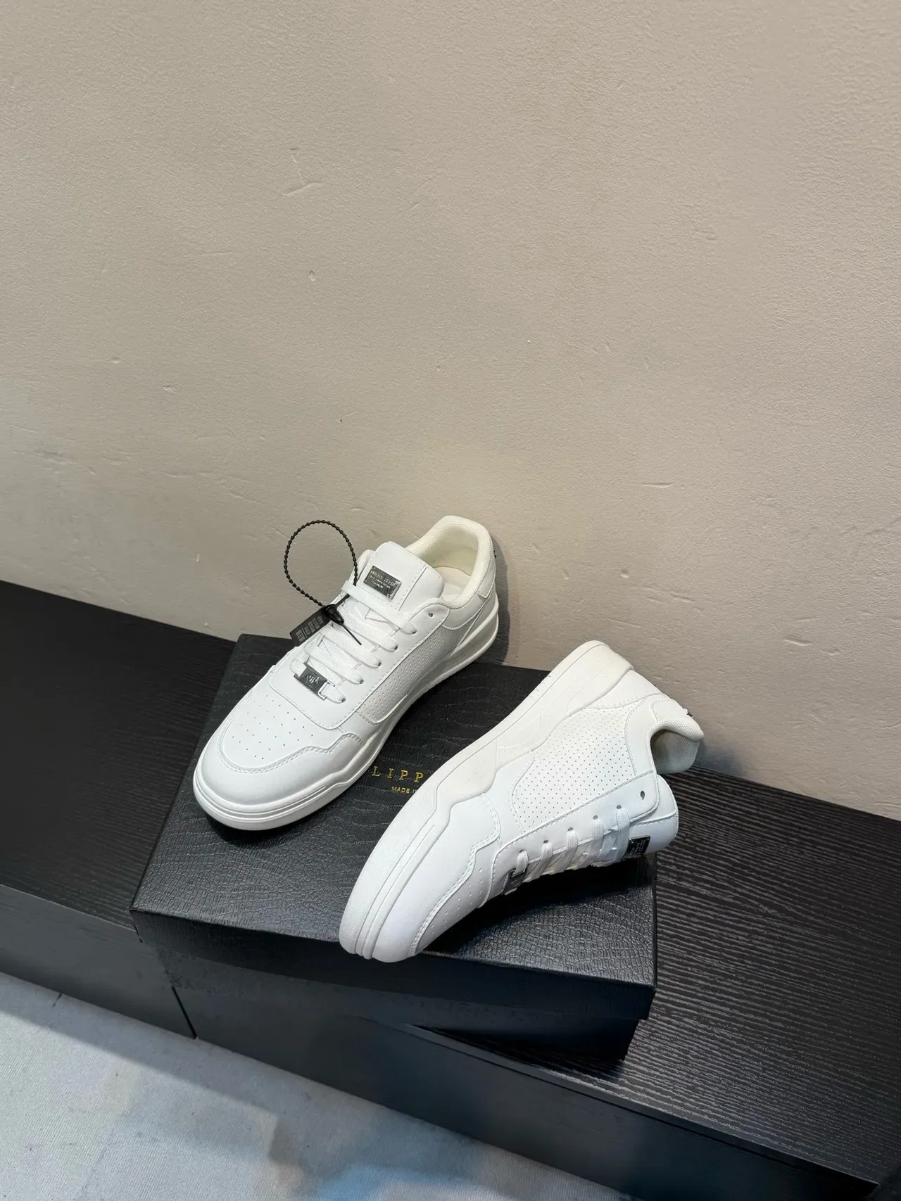 Philipp Plein Street King tênis lifestyle perfurados brancos 4