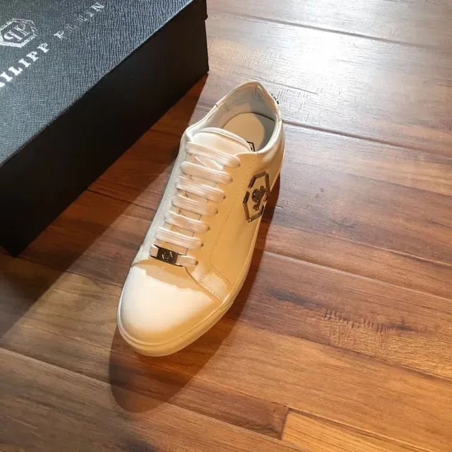 Philipp Plein Chaussures Lifestyle Blanc Argent Tige Similicuir Emblème Crâne Hexagonal 2