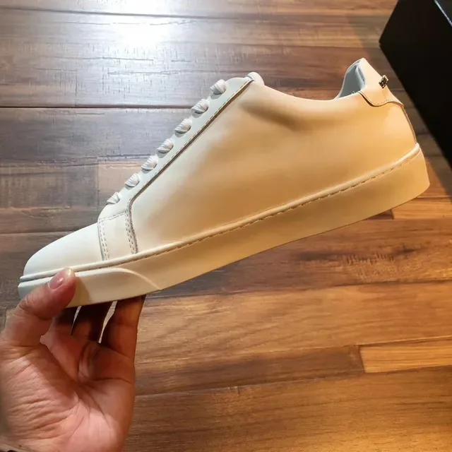 Philipp Plein Chaussures Lifestyle Blanc Argent Tige Similicuir Emblème Crâne Hexagonal 3