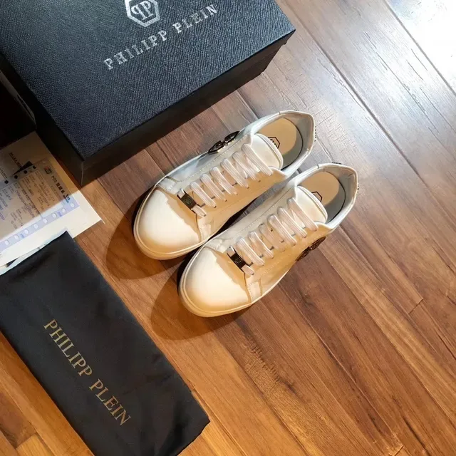 Philipp Plein Chaussures Lifestyle Blanc Argent Tige Similicuir Emblème Crâne Hexagonal 4