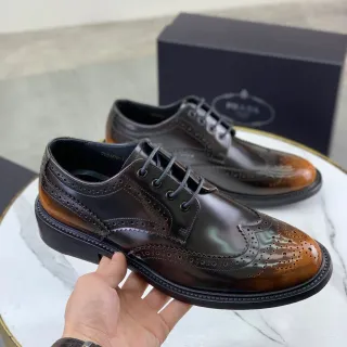 Prada Preto Marrom Dois Tons Couro Polido Brogue de asa completa