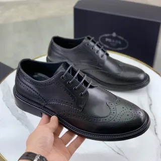 Prada Negro ala completa Cuero Pulido Brogue