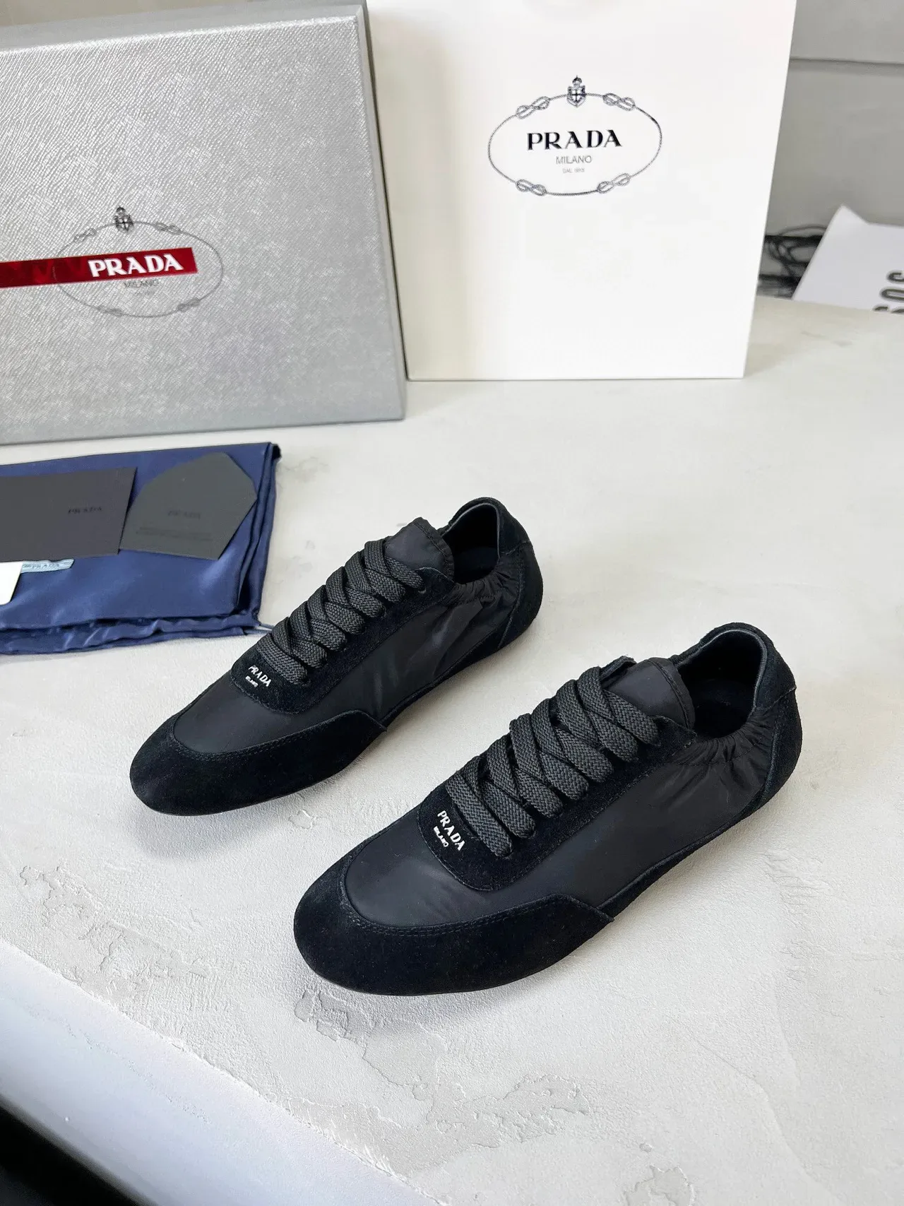 Prada Tênis Lifestyle Preto de Baixo Mistos de Camurça e Nylon 4