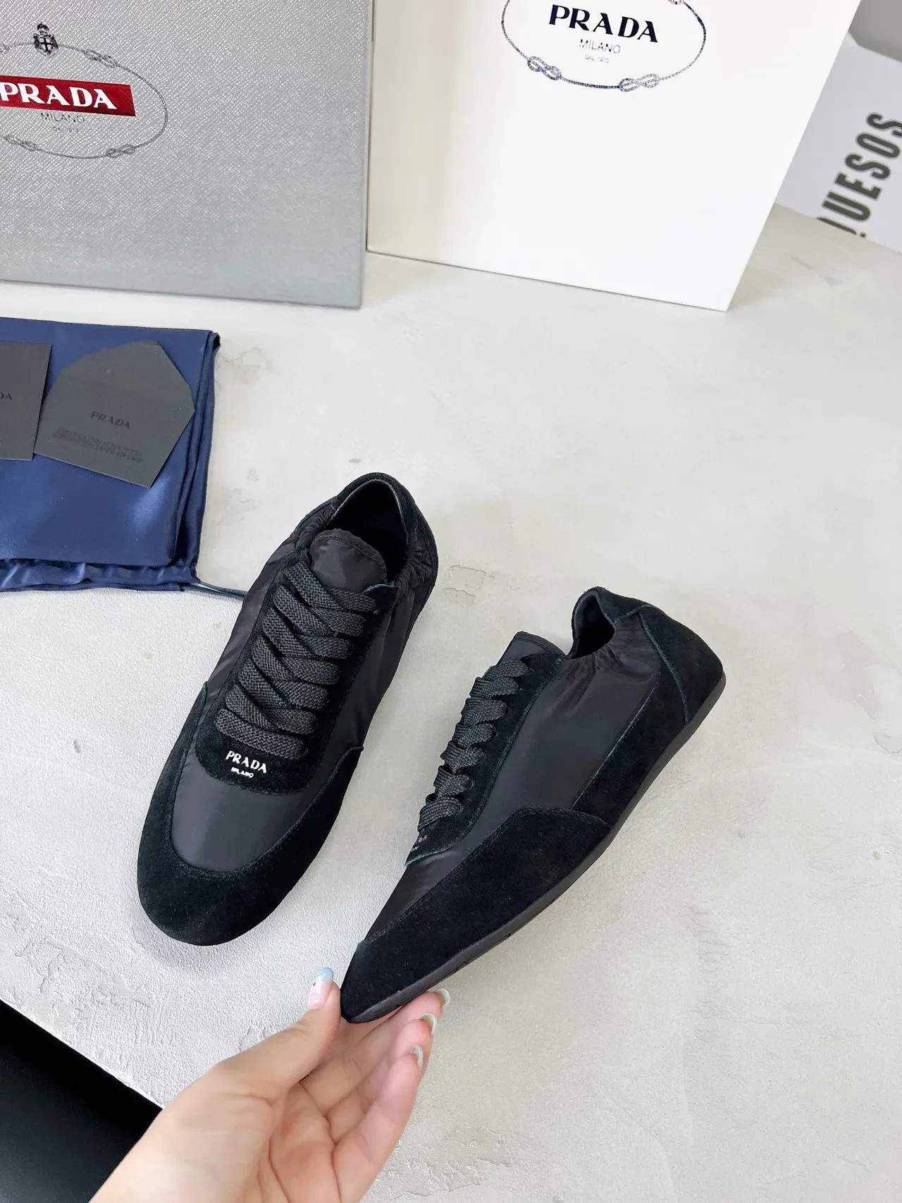 Prada Tênis Lifestyle Preto de Baixo Mistos de Camurça e Nylon 5