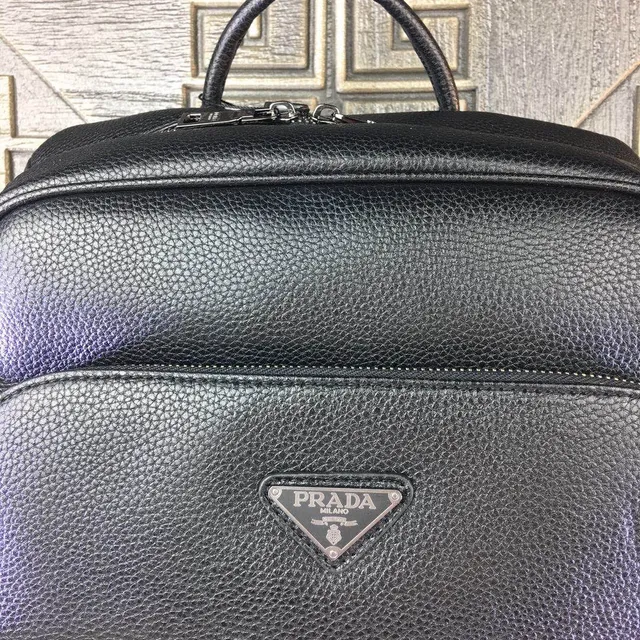 Prada حقيبة ظهر كاجوال مهيكلة جلد أسود بيبلد 3