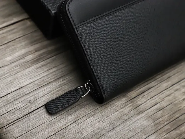 Prada Negro Saffiano Cuero Cuerpo Suave Solapa Superior Billetera Larga 4