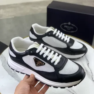 Prada Cloudbust baskets lifestyle cuir mesh noir et blanc
