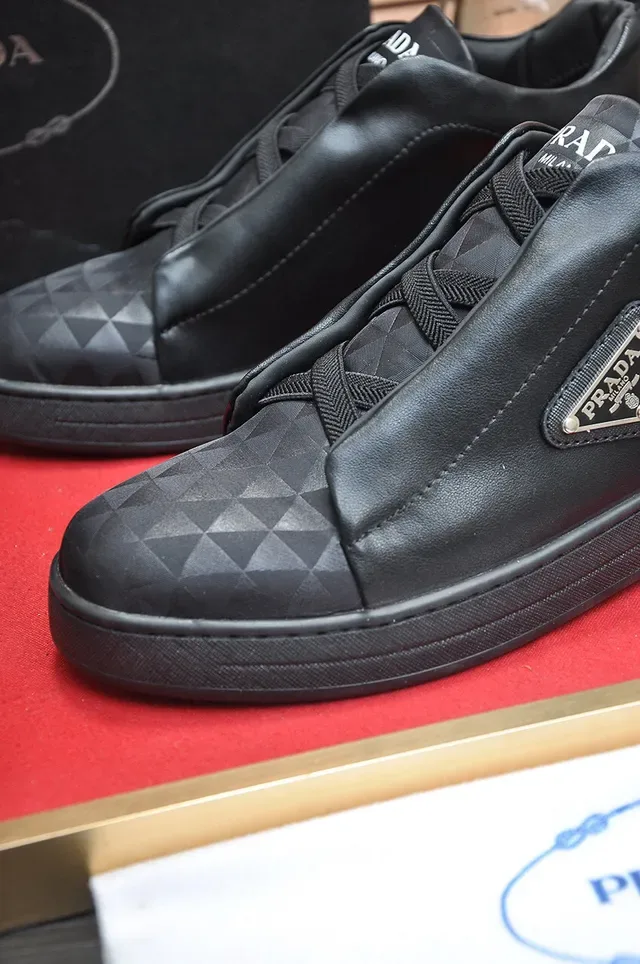Prada Cloudbust কালো লেসহীন চামড়া লাইফস্টাইল স্নিকার 3