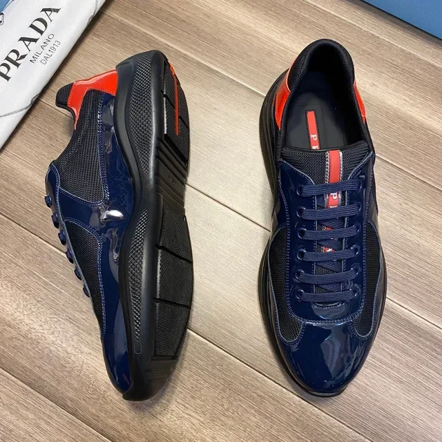 Sneakers Prada Cloudbust Noir et Rouge Cuir Patenté Brillant Panneau de Maille Style de Vie 4