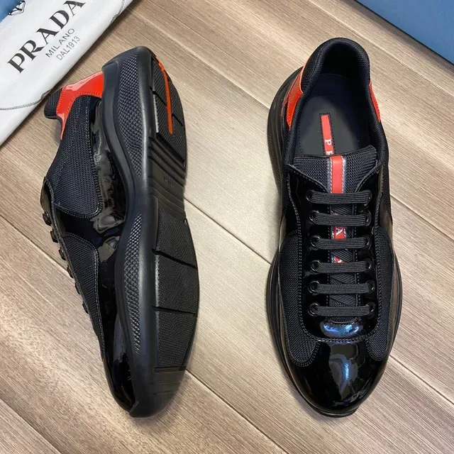 Sneakers Prada Cloudbust Noir et Rouge Cuir Patenté Brillant Panneau de Maille Style de Vie 8