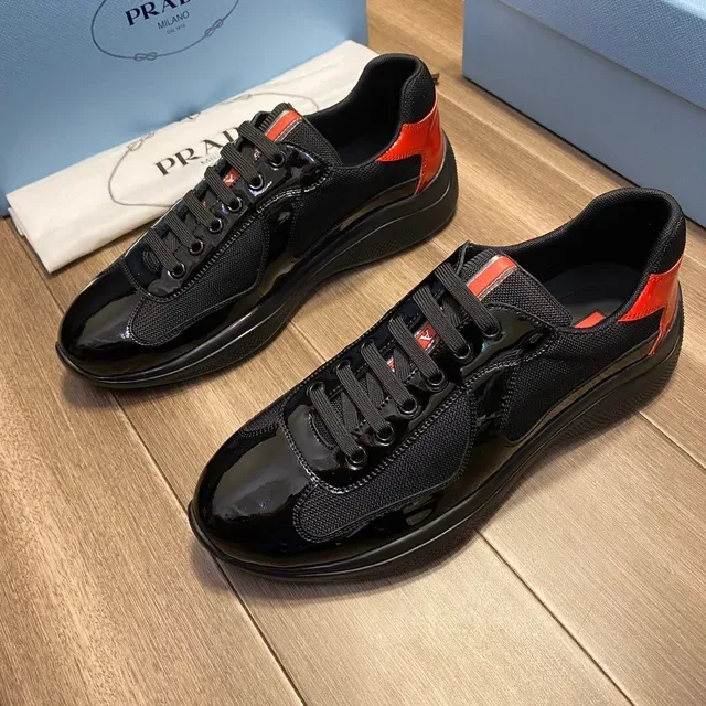 Sneakers Prada Cloudbust Noir et Rouge Cuir Patenté Brillant Panneau de Maille Style de Vie 9