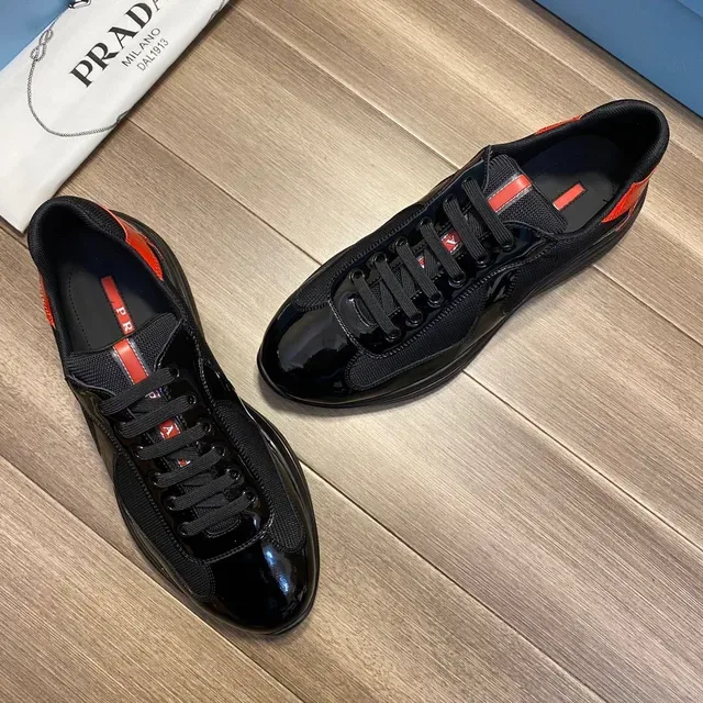 Sneakers Prada Cloudbust Noir et Rouge Cuir Patenté Brillant Panneau de Maille Style de Vie 10
