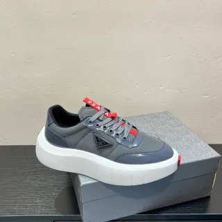 Prada Cloudbust رمادي وأحمر Lifestyle Sneakers