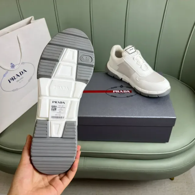 Prada Cloudbust Blanco y Gris Lifestyle Sneakers 2
