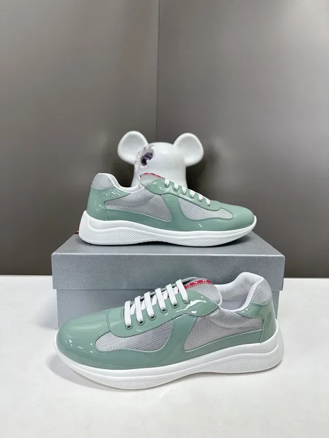 Prada Tênis Lifestyle Verde Branco Couro Patentado Brilhante Painéis Laterais de Malha 2