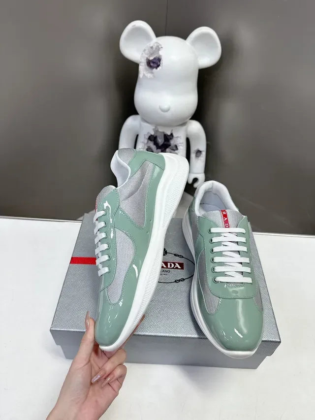 Prada Tênis Lifestyle Verde Branco Couro Patentado Brilhante Painéis Laterais de Malha 5