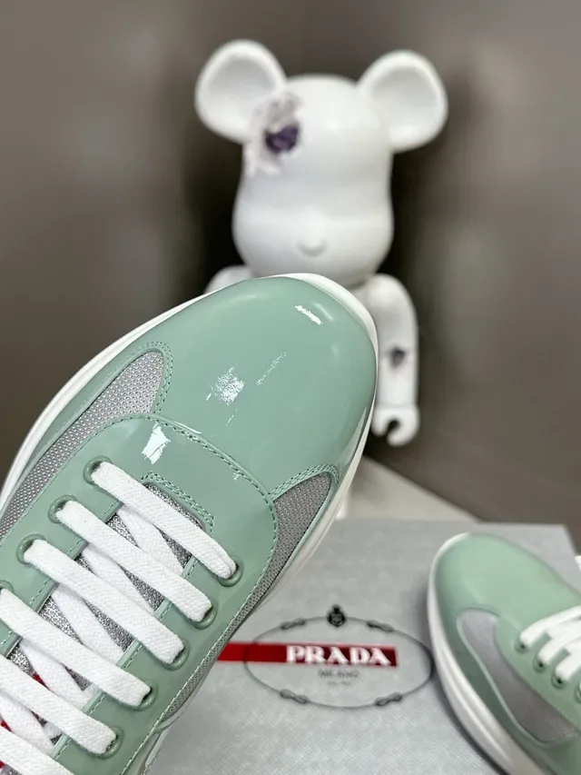 Prada Tênis Lifestyle Verde Branco Couro Patentado Brilhante Painéis Laterais de Malha 6