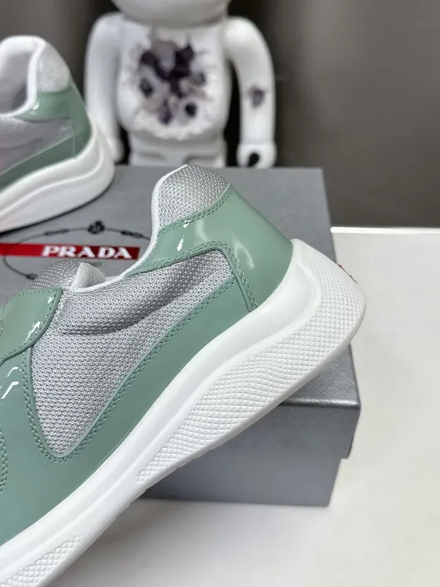 Prada Tênis Lifestyle Verde Branco Couro Patentado Brilhante Painéis Laterais de Malha 8