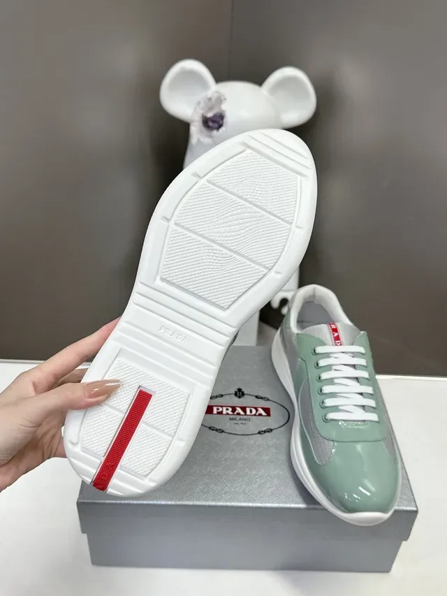 Prada Tênis Lifestyle Verde Branco Couro Patentado Brilhante Painéis Laterais de Malha 9