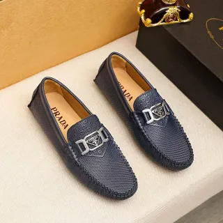 प्राडा Horsebit Buckle लोफर Navy Beige परफोरेटेड लेदर