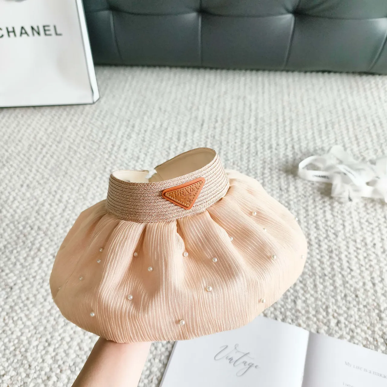 Prada Chapeau de Seau Visor Plissé Orné de Perles Pêche 3