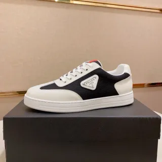 Prada blancas y negras Low-Top Two-Tone Lifestyle Sneakers