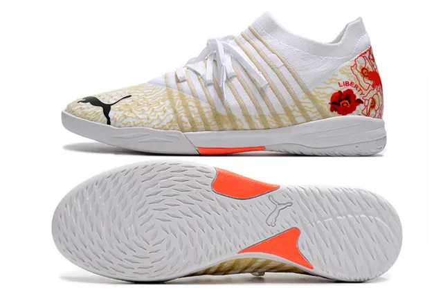 Puma Tênis de futebol indoor com upper de knit branco e laranja, overlays listrados bege 15