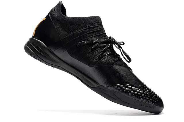 Puma Tênis de futebol indoor com upper de knit branco e laranja, overlays listrados bege 22