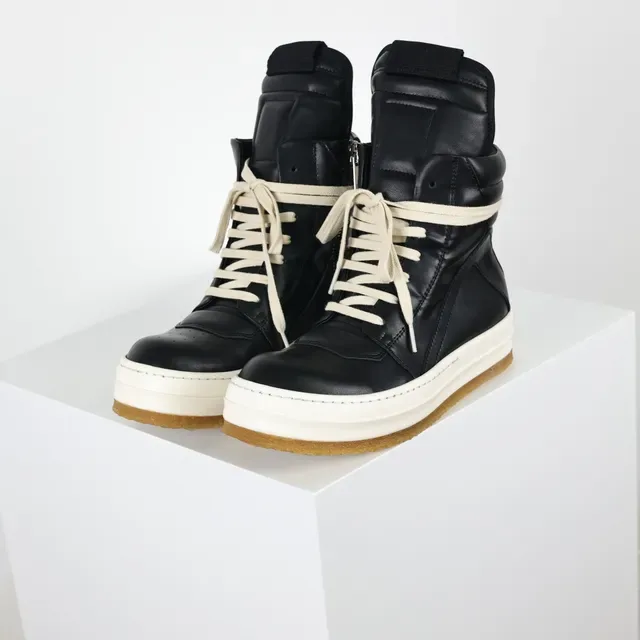 Rick Owens Botas Martin Preto Bege Com Bico Alto Colar Acushodado 2