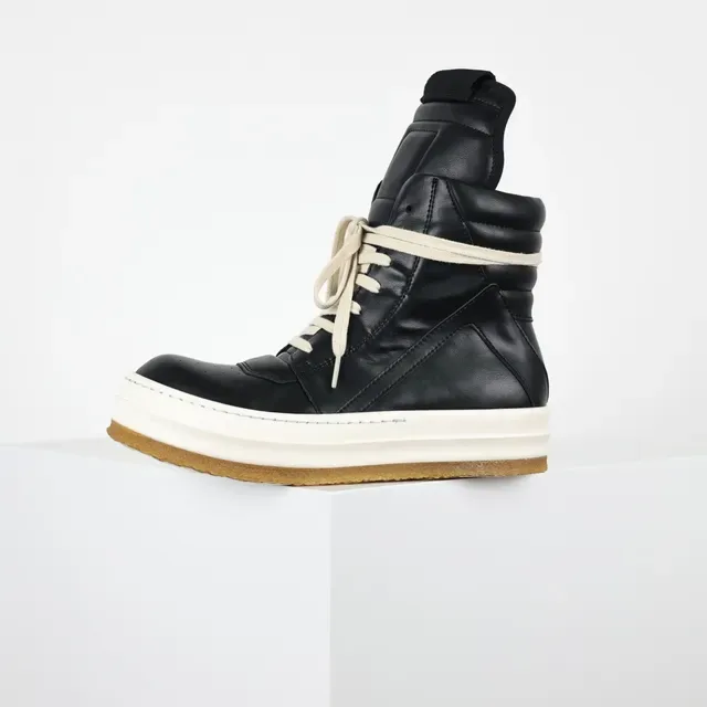 Rick Owens Botas Martin Preto Bege Com Bico Alto Colar Acushodado 9