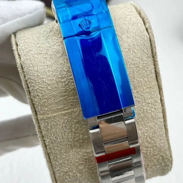 Rolex GMT-Master II Cadran noir Lunette bleu et noir Montre mécanique 6