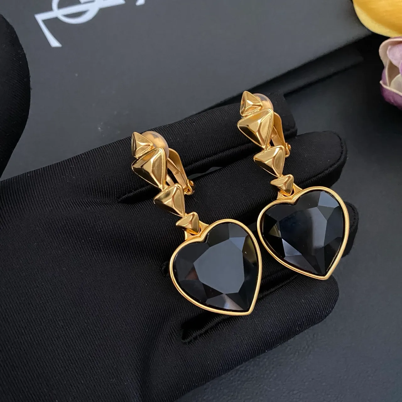 Saint Laurent Boucles d'Oreilles Métal Or Noir Pierre Cœur Facetée 6