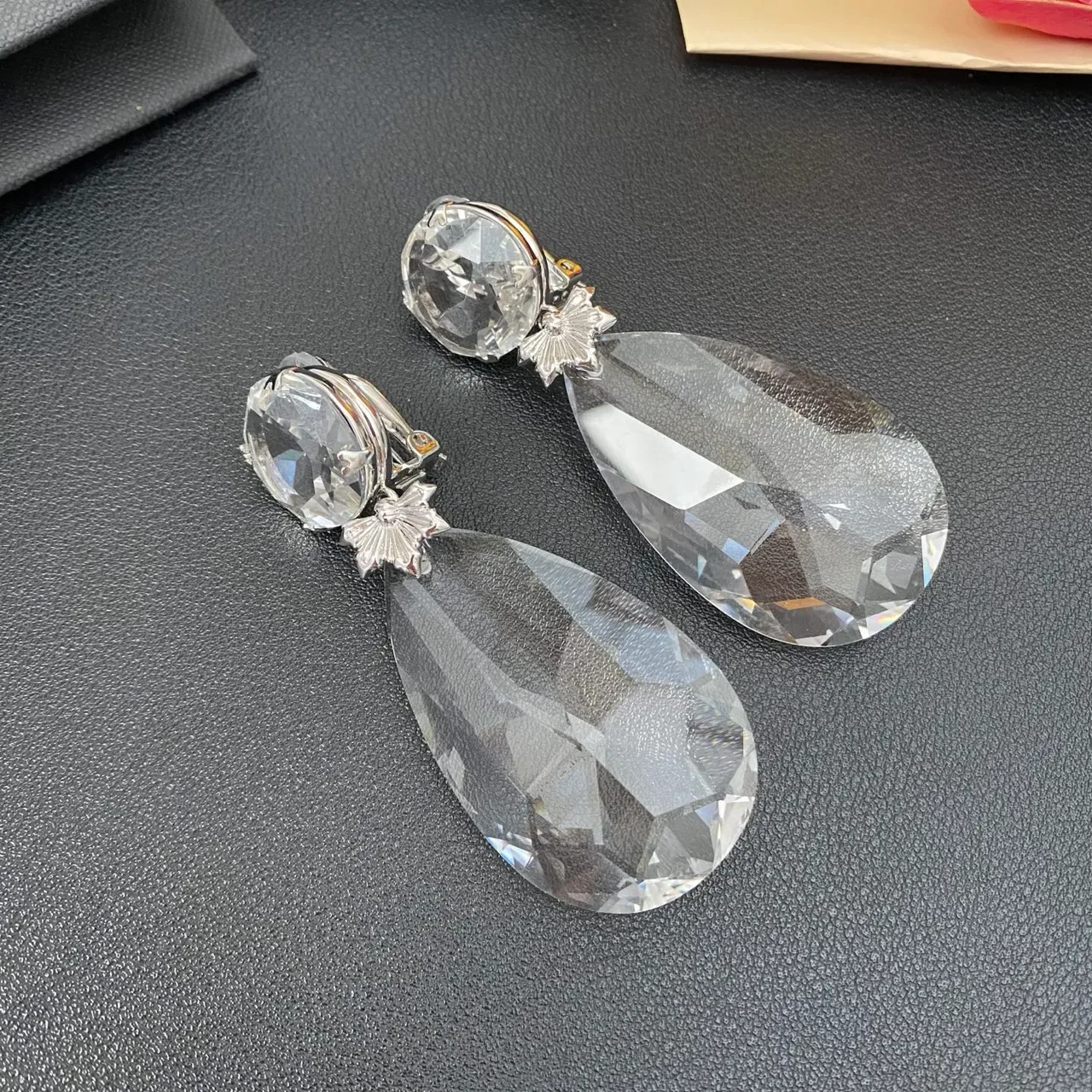Saint Laurent Boucles d'oreilles Cristal Goutte 6