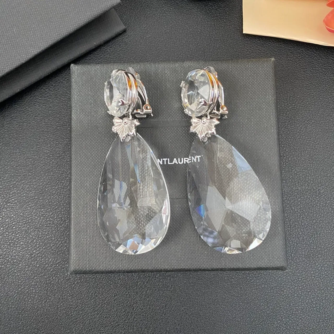 Saint Laurent Boucles d'oreilles Cristal Goutte 7