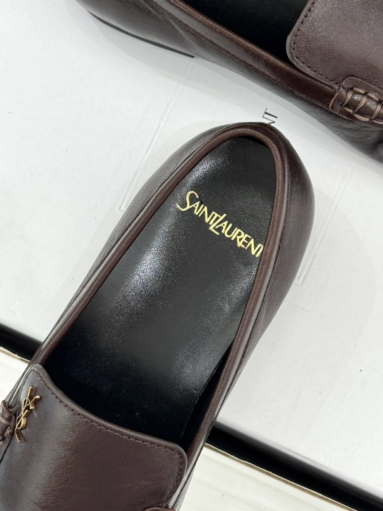 Saint Laurent Loulou Mocassins marron doré en cuir avec vamp ruche Loafer 4