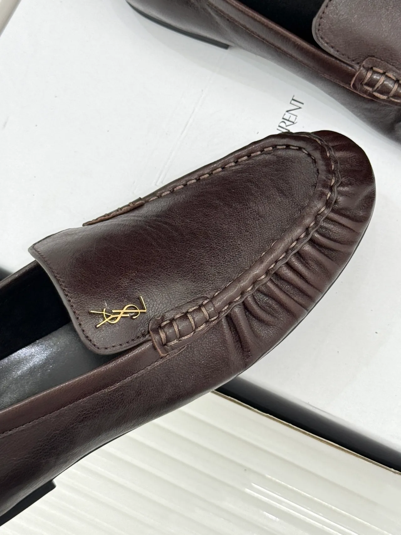 Saint Laurent Loulou Mocassins marron doré en cuir avec vamp ruche Loafer 5