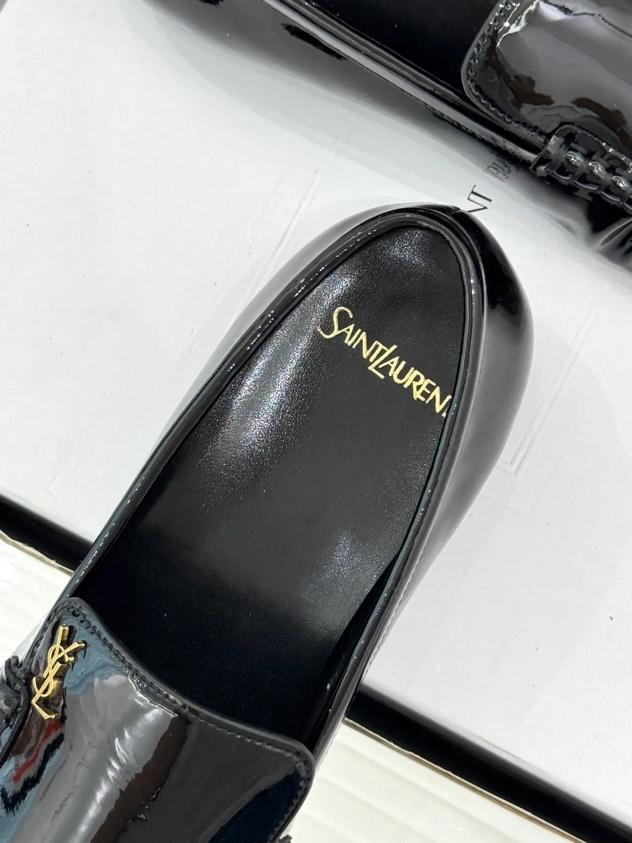 Saint Laurent Loulou Loafer Loafers de Couro Patent Preto 3