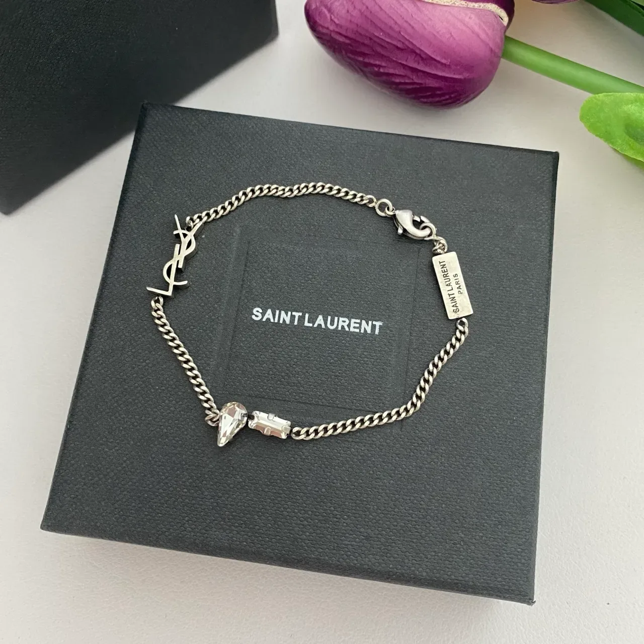 سوارة سلسلة Saint Laurent Monogram فضي ذهبي كارم 5