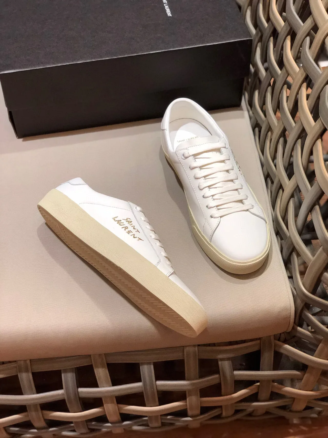 Saint Laurent أبيض ذهبي منخفض جلد نمط حياة رياضي 8
