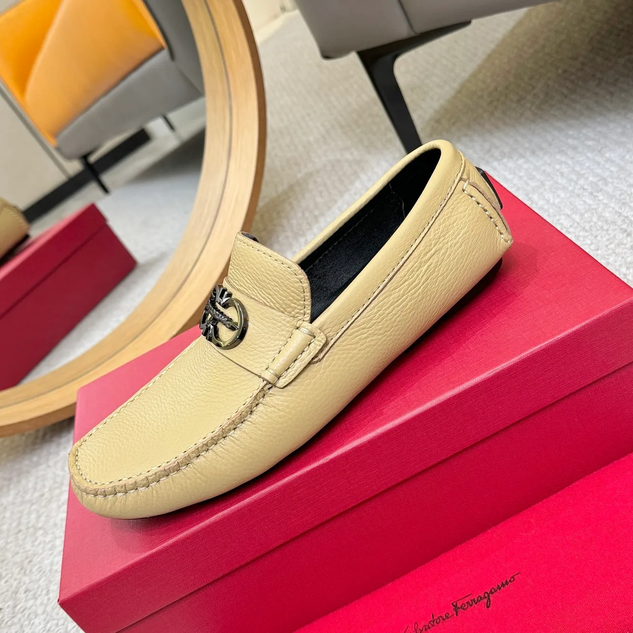 Salvatore Ferragamo Gancini Beige Cuir Granulé Mocassins 6