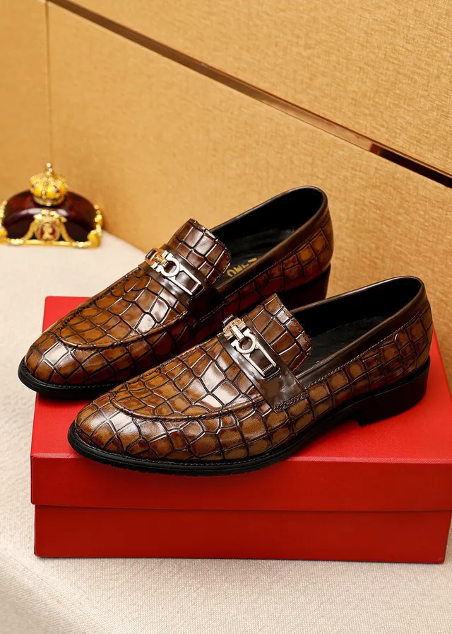 Salvatore Ferragamo Gancini Mocasins Marrom com Embossado de Crocodilo 2