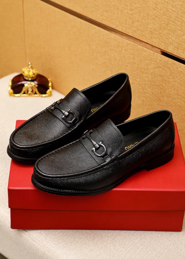 Salvatore Ferragamo Gancini Loafer Mocassim Preto Couro Texturizado com Mors 2