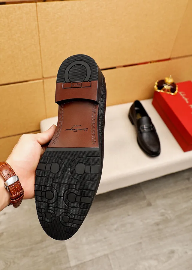 Salvatore Ferragamo Gancini Loafer Mocassim Preto Couro Texturizado com Mors 8