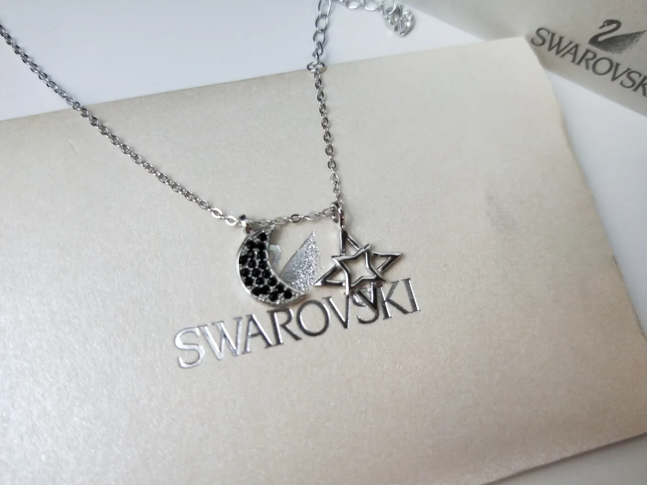 Swarovski Collier pendentif Lune croissante et étoile 12