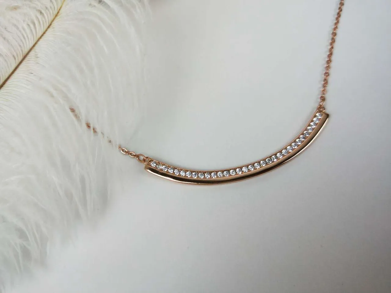 Swarovski Collier à barres courbées en cristal or rose 2